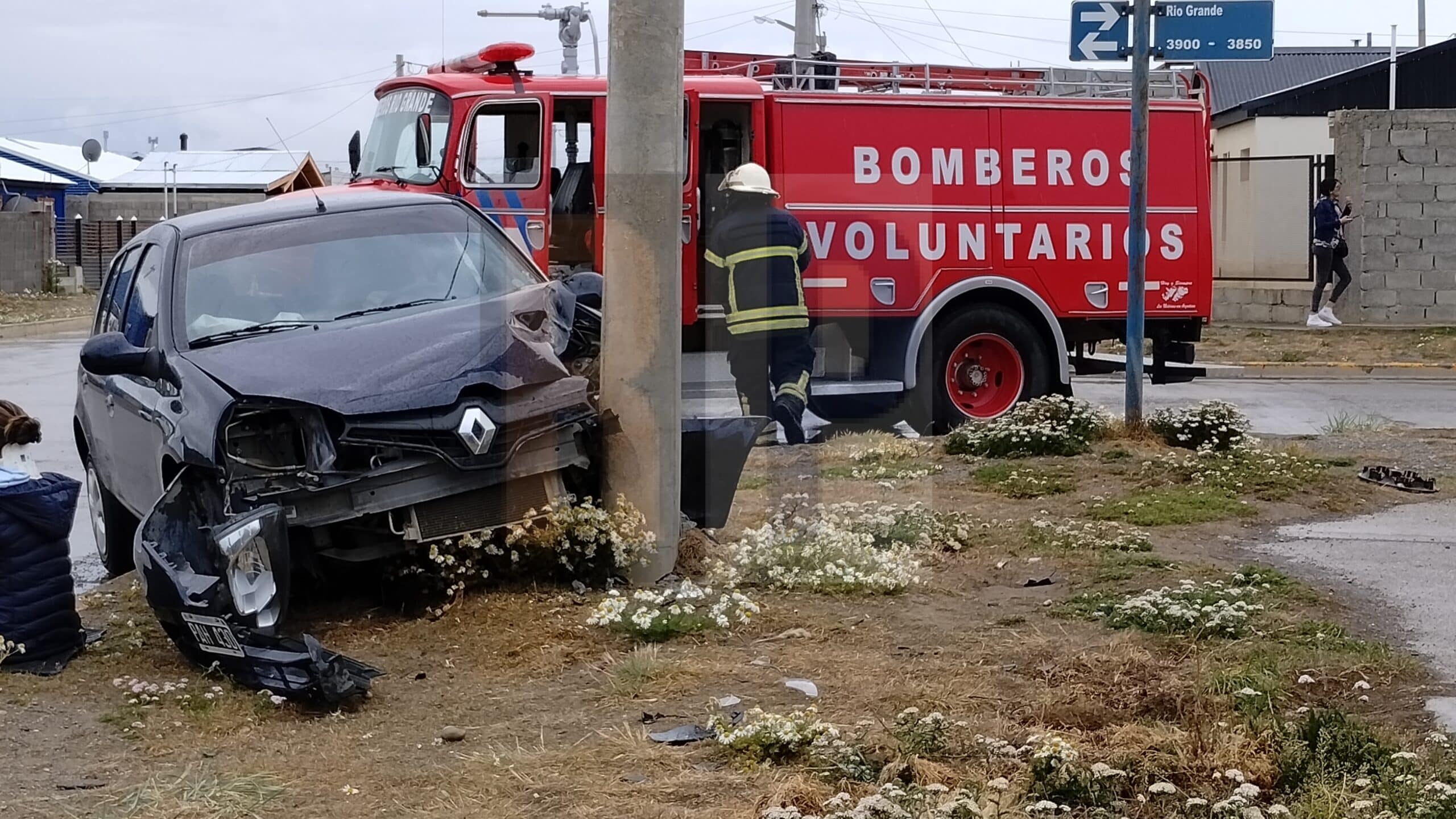 Otro Violento Choque Contra Un Poste De Alumbrado P Blico Resumen