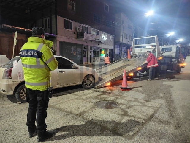 Conductor en estado de ebriedad embistió a un auto estacionado en Ushuaia