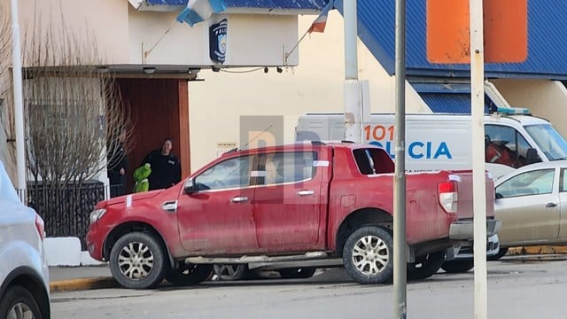 Paradoja judicial: La camioneta con cocaína no quedó incautada sino después del choque intencional contra un local comercial