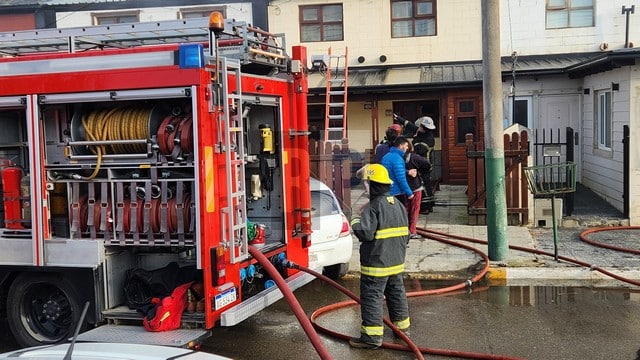 Incendio en una vivienda del barrio CGT dejó a una persona hospitalizada