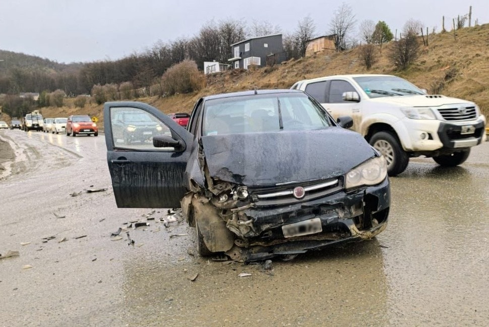 Una pareja trasladada al HRU tras un violento accidente de tránsito