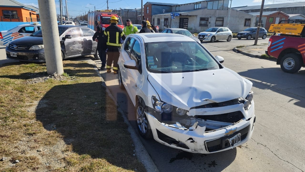 Accidente vehicular con daños materiales sin registrarse lesionados