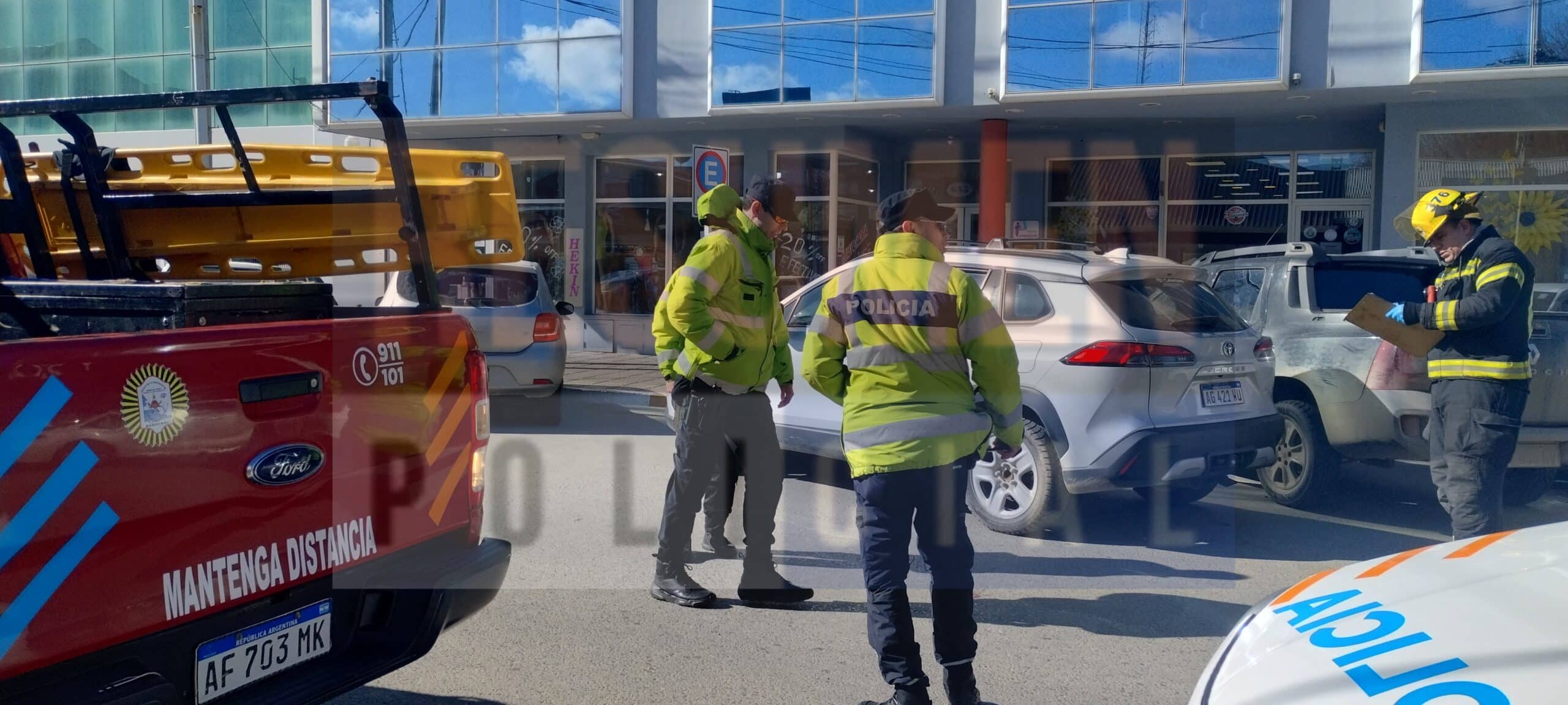 Un hombre fue atropellado por su esposa en pleno centro de la ciudad