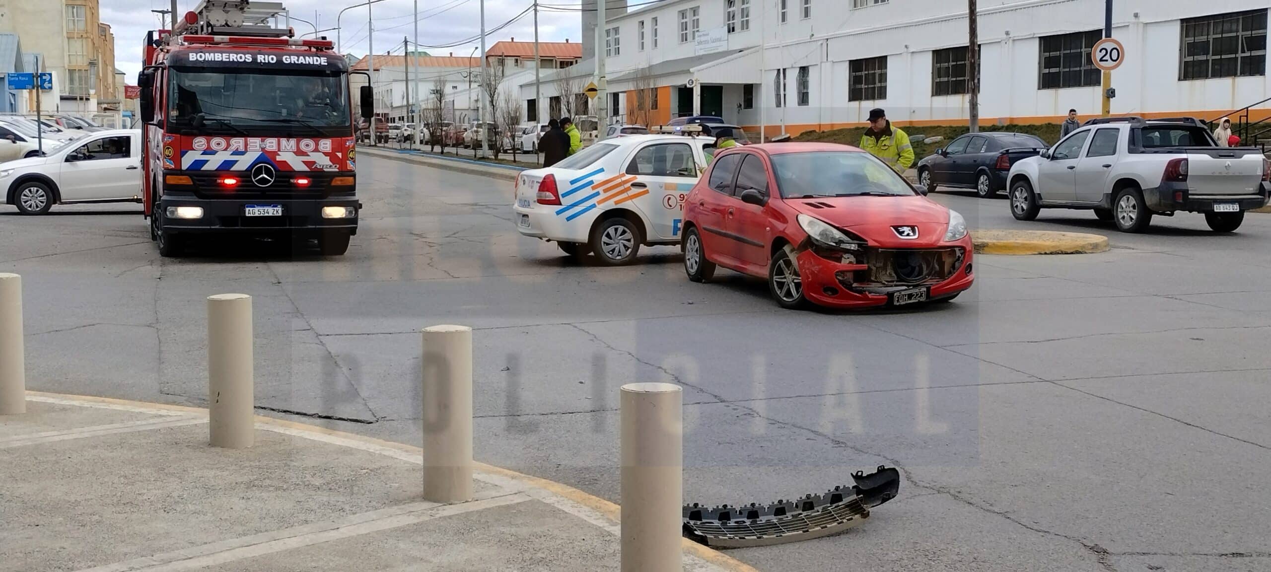 Accidente de tránsito en la zona de Chacra II con una mujer trasladada al hospital