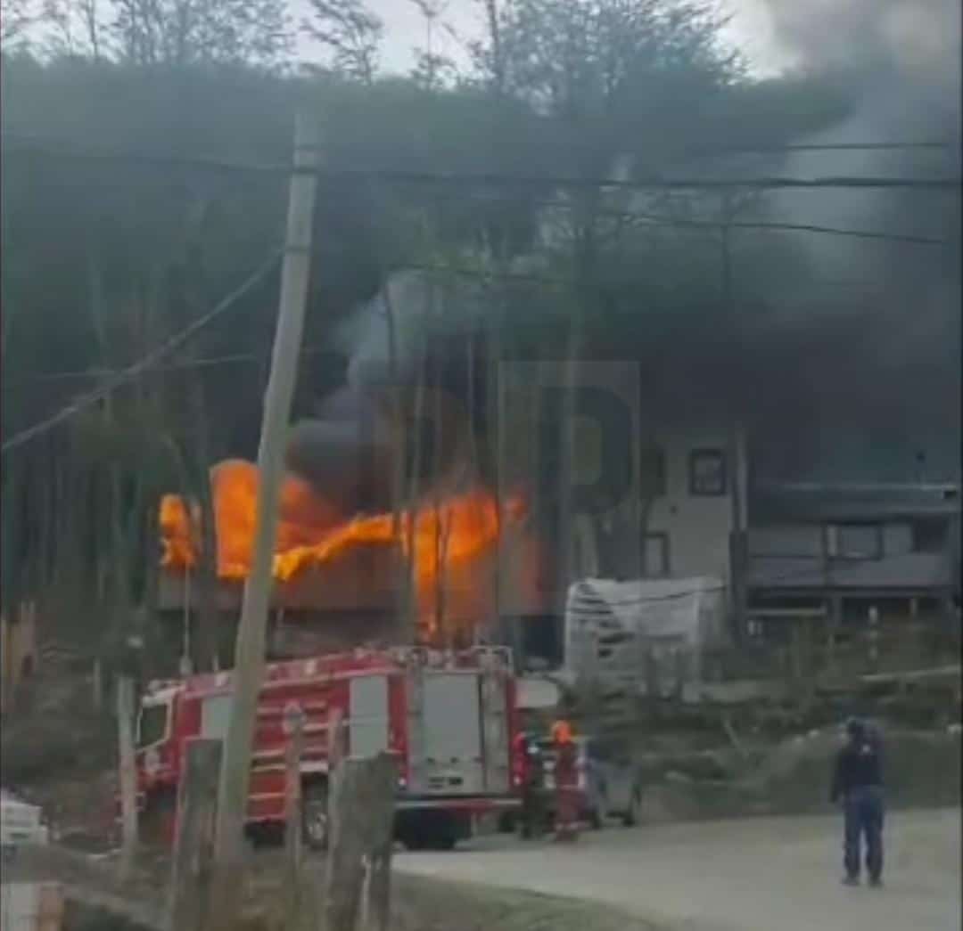 Otro pavoroso incendio en la ciudad de Ushuaia