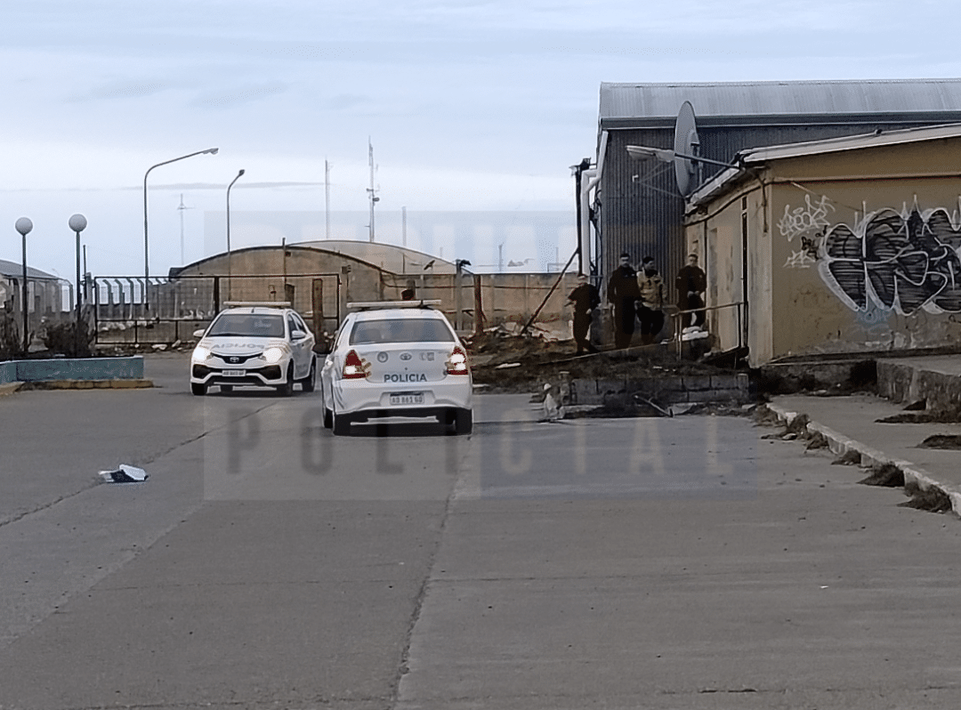 Esta tarde tres menores fueron sorprendidos robando en un local abandonado