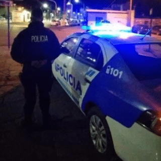 CALETA OLIVIA: Vecinos ataron con una soga y golpearon a un hombre que intentó robar un auto