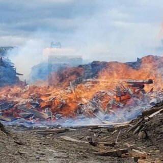 Incendio en Tolhuin, se trata del aserradero El Litoral