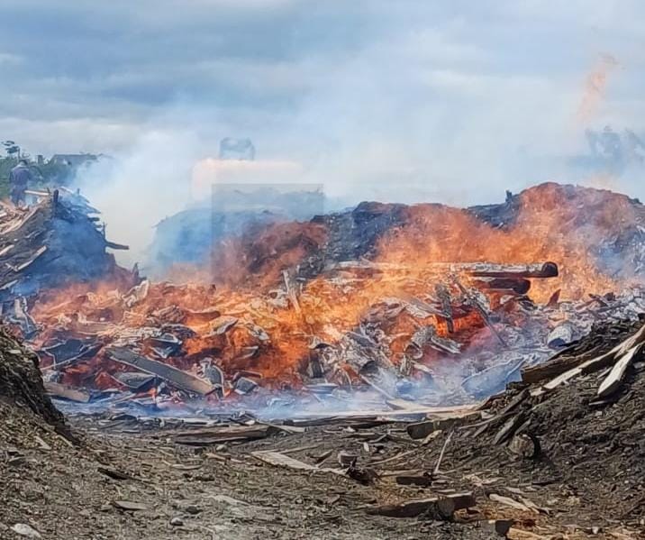 Incendio en Tolhuin, se trata del aserradero El Litoral