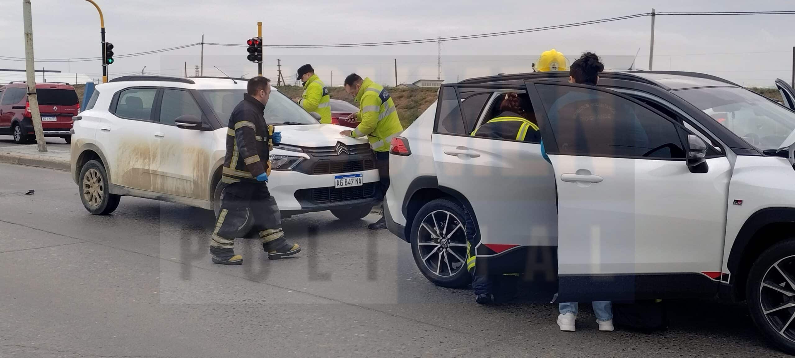 Dos mujeres y un menor  fueron trasladadas al hospital producto de un accidente de tránsito