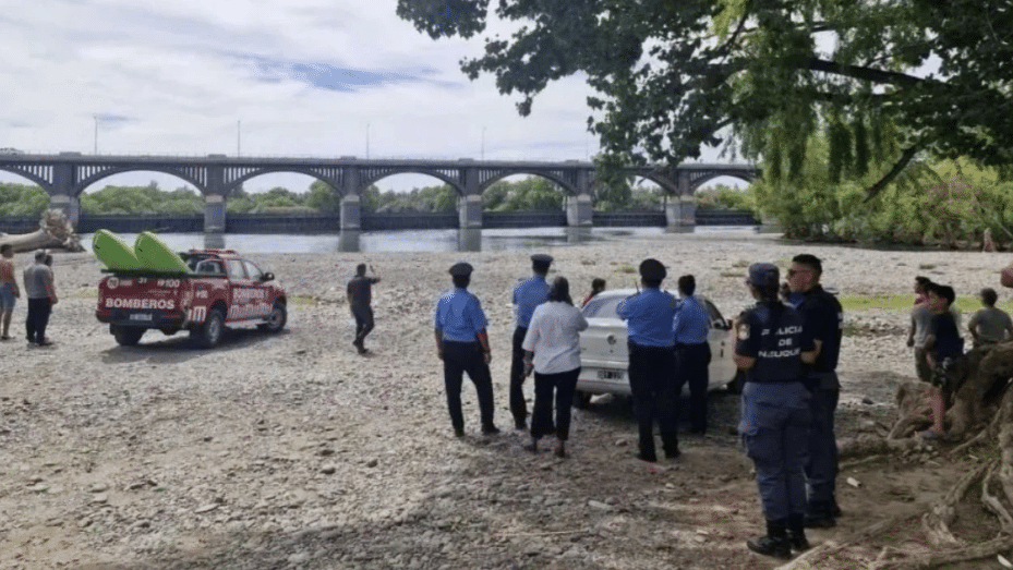 NEUQUÉN: Intensifican la búsqueda del joven que cayó y fue arrastrado al agua mientras pescaba en el Dique Ballester