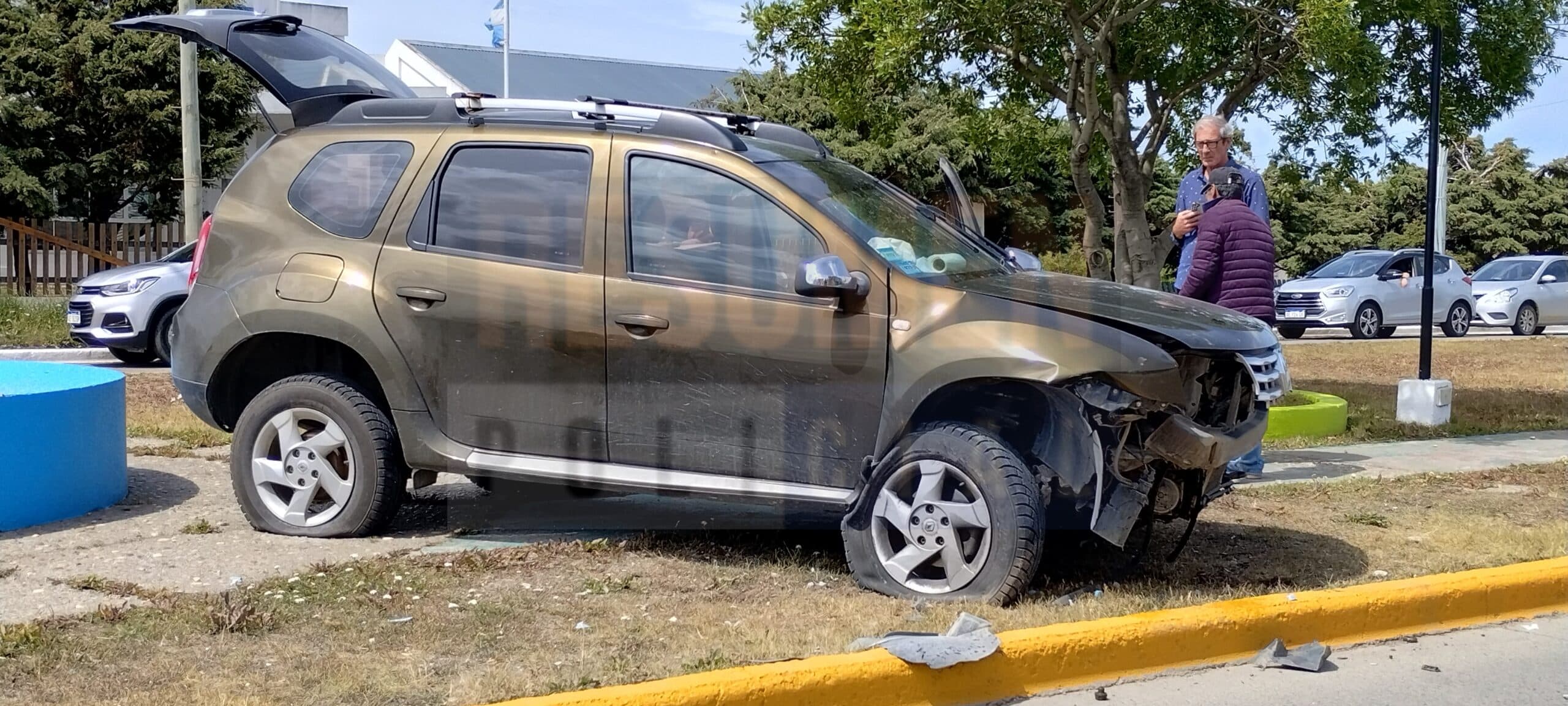 Violento accidente de tránsito con un sólo vehículo involucrado sin lesionados