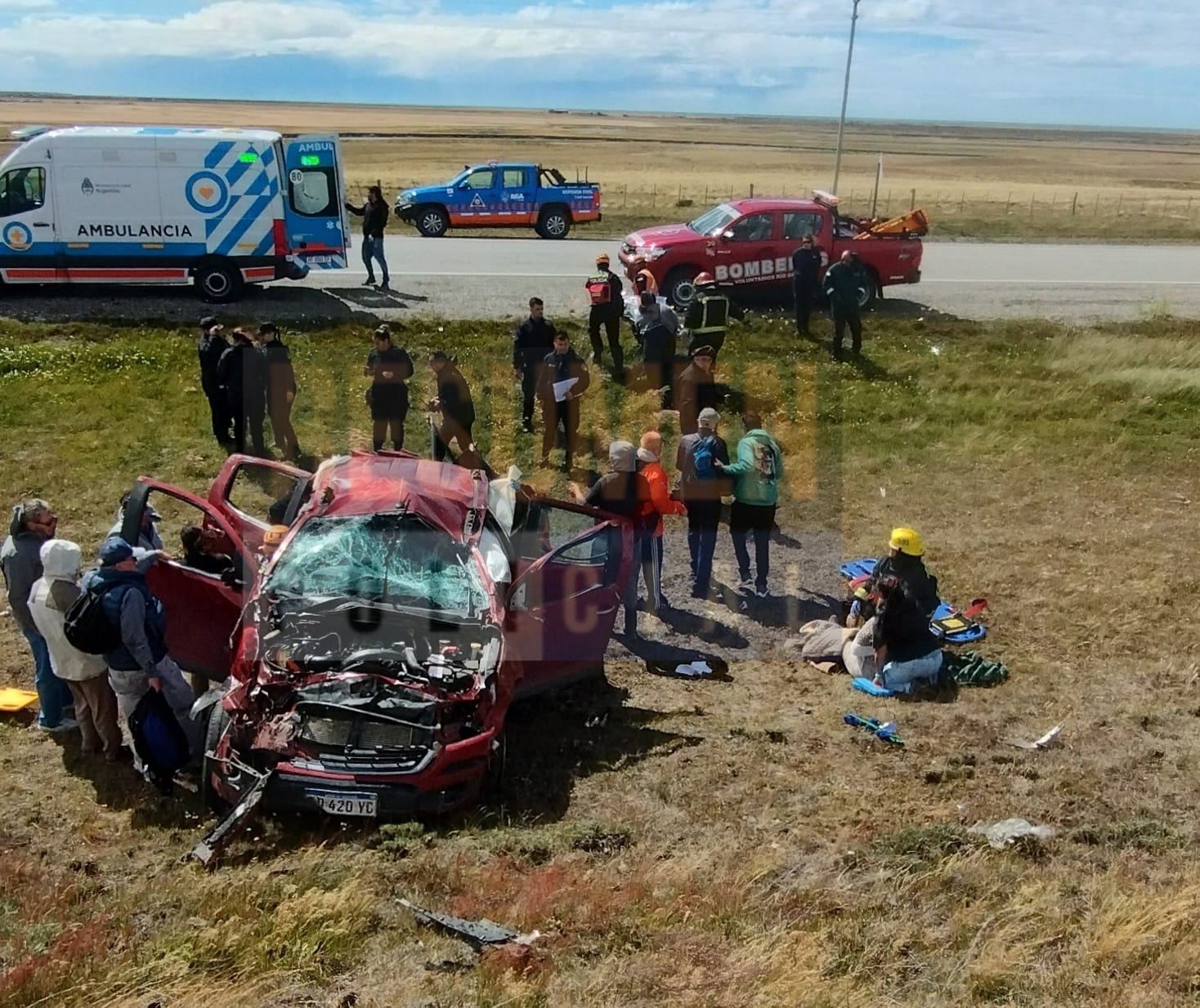 Impactante vuelco en la RN3 a la altura de la Estancia Las Violetas