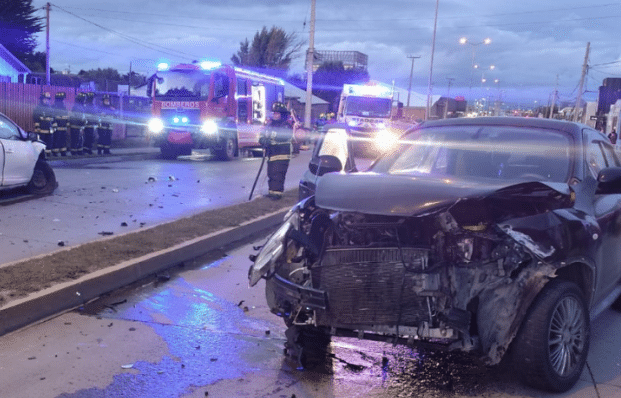 PTA. ARENAS: Accidente dejó a dos personas lesionadas